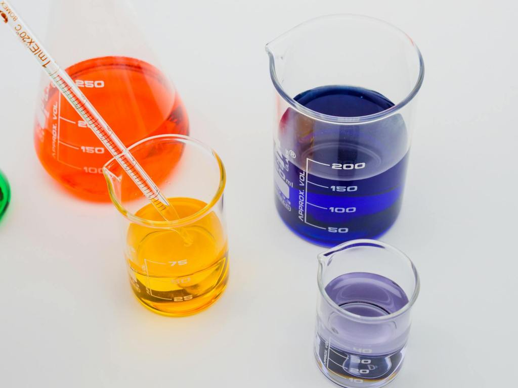50 ml Glass Beaker. Our incremented glass beakers have a pour spout and are manufactured with uniform wall thickness, offering optimum balance between thermal shock resistance and mechanical strength. All beakers have the following features: graduated for approximate content, double-graduated metric scale and have an extra-large area for marking. Industrial grade.